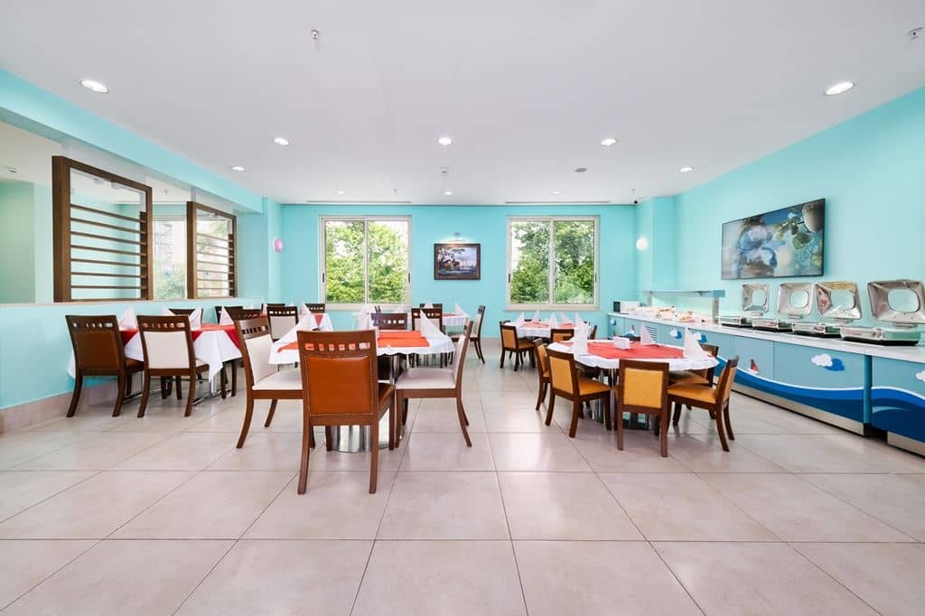 restaurants-papaya-restaurant