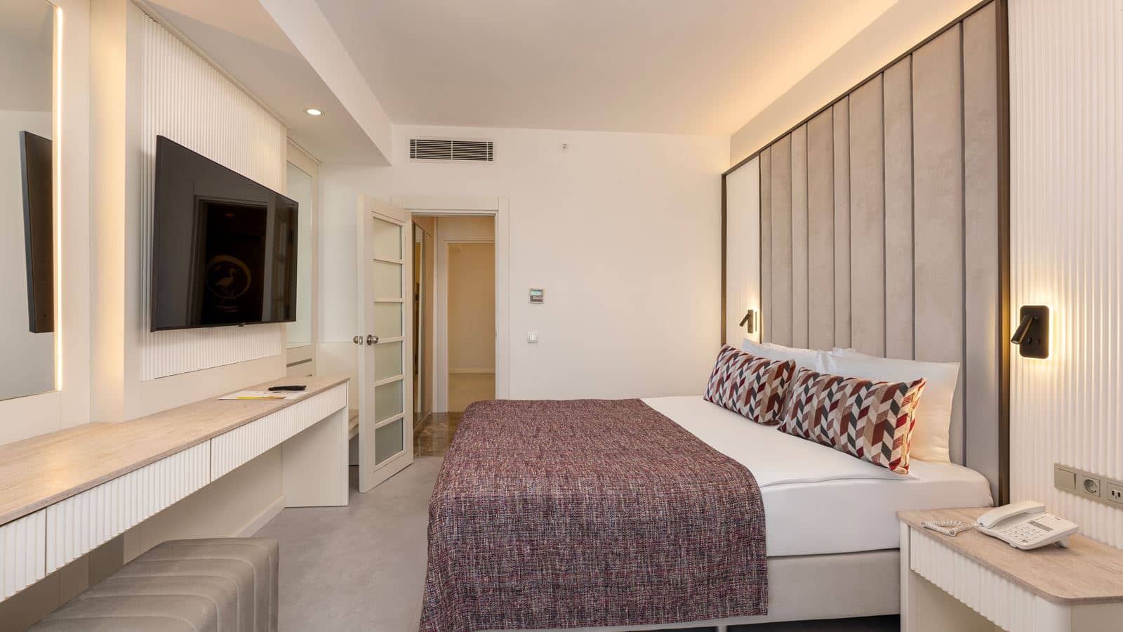 rooms-family-room-sea-side-view-2-bedrooms