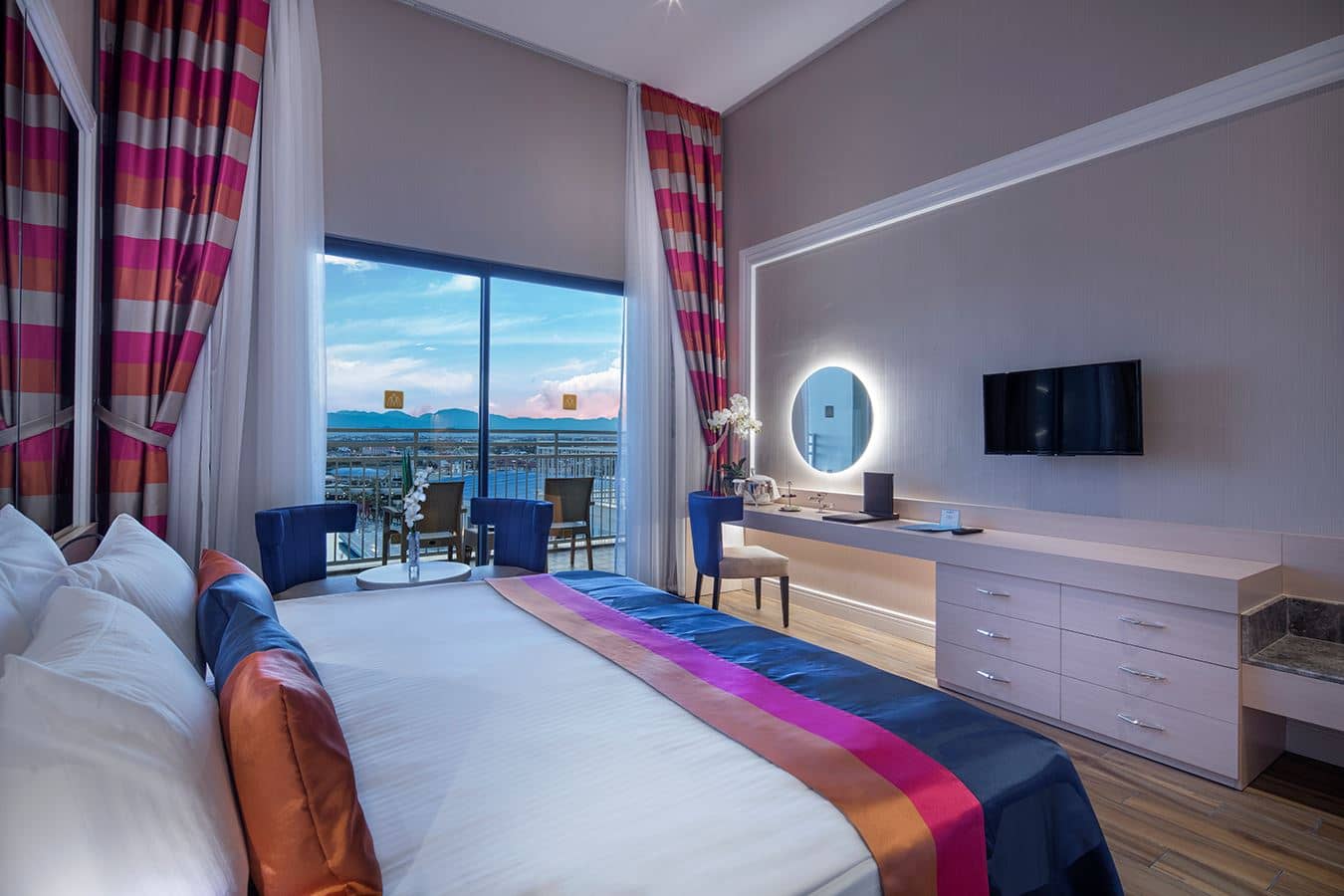 rooms-wonderland-family-pool-deluxe