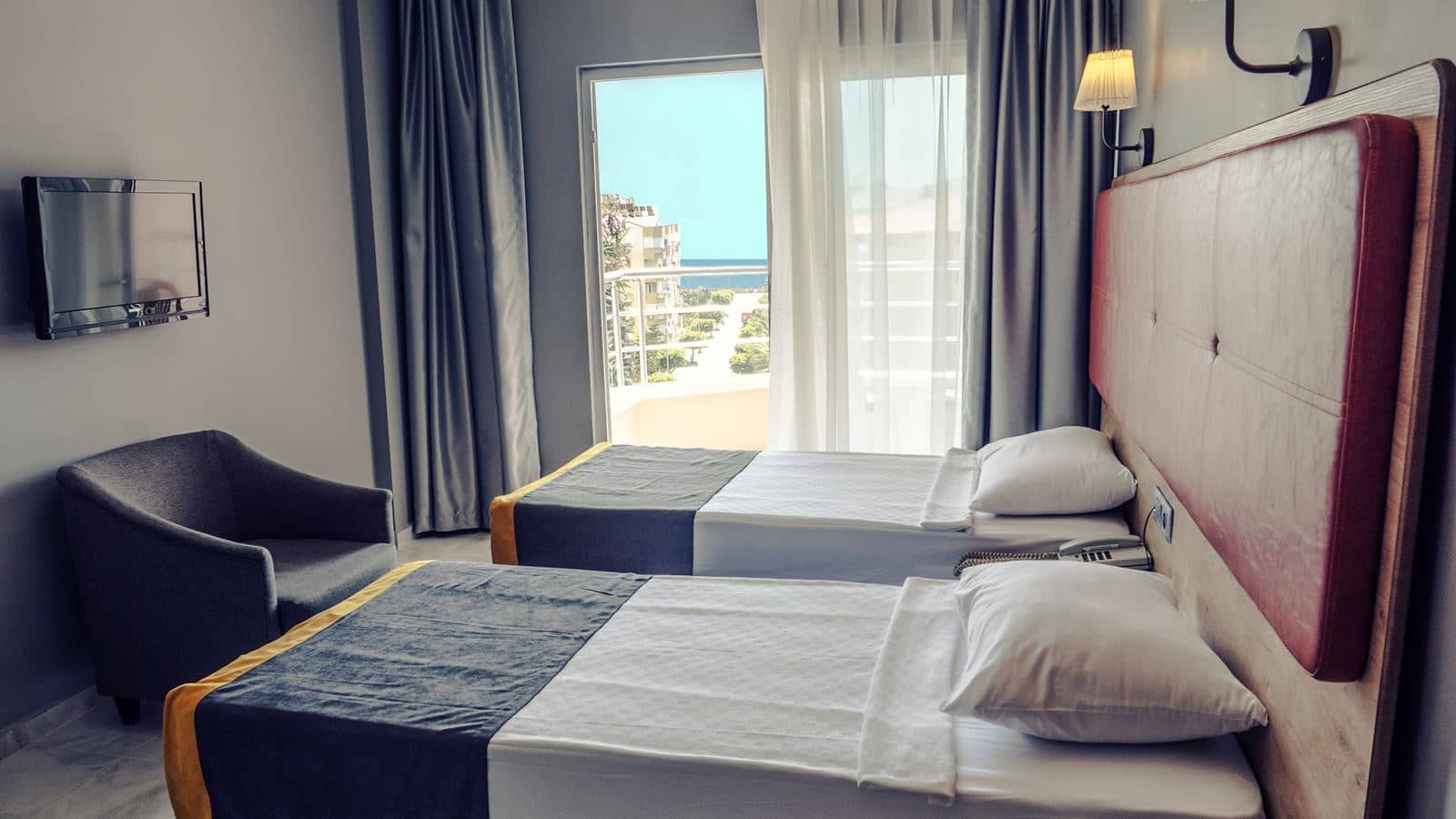 rooms-standard-room-side-sea-view