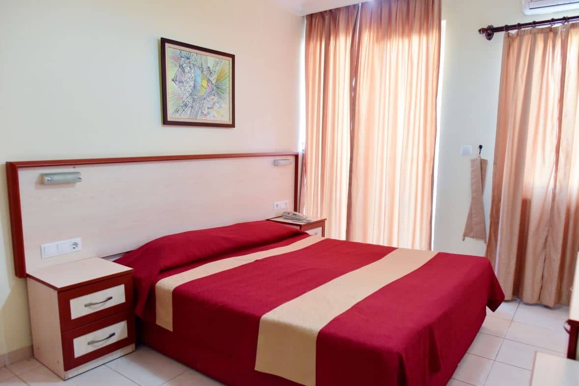 rooms-standard-room