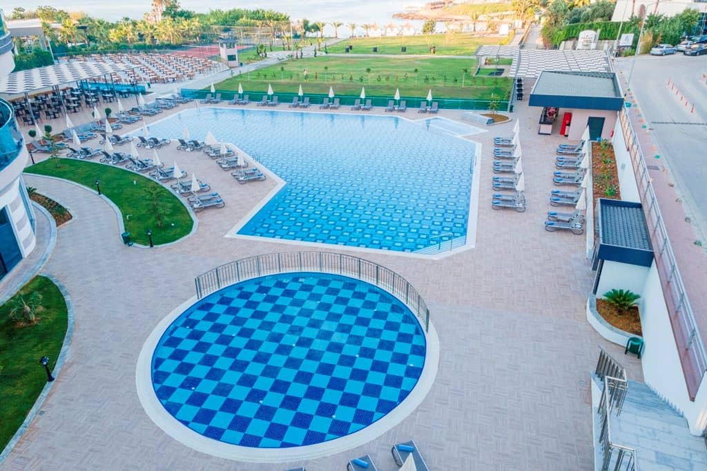 pools-outdoor-pool