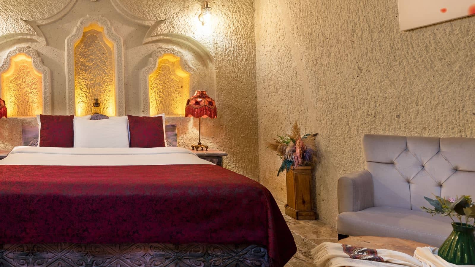 rooms-deluxe-stone-room
