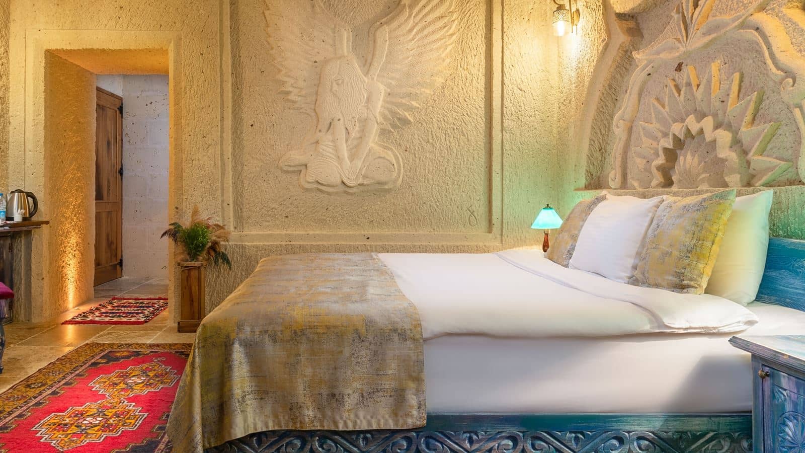 rooms-deluxe-stone-room