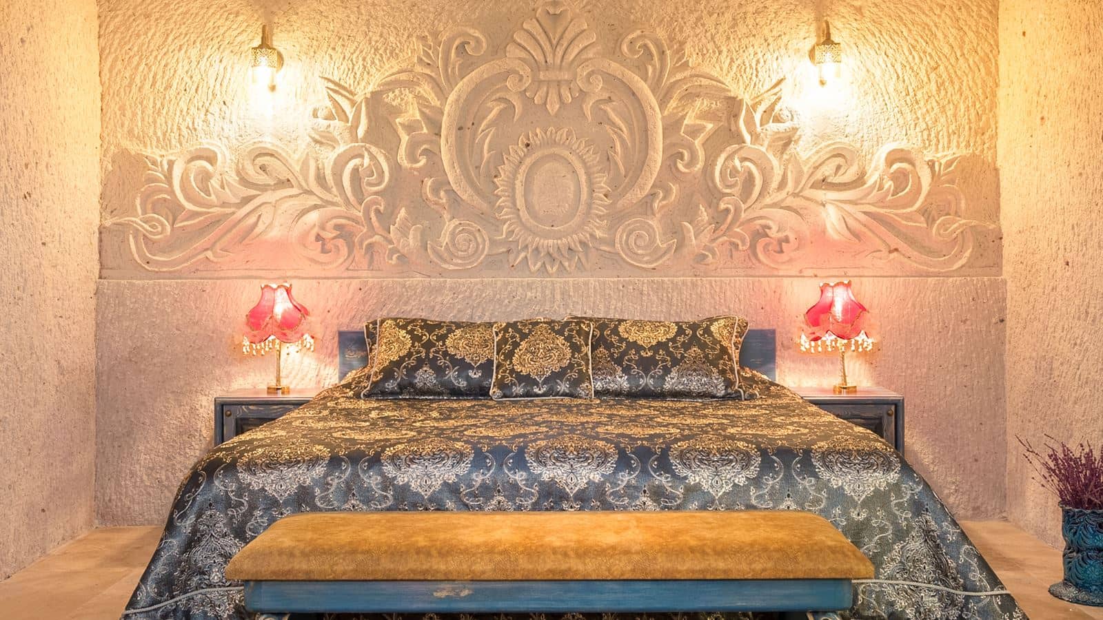 rooms-deluxe-king-suite