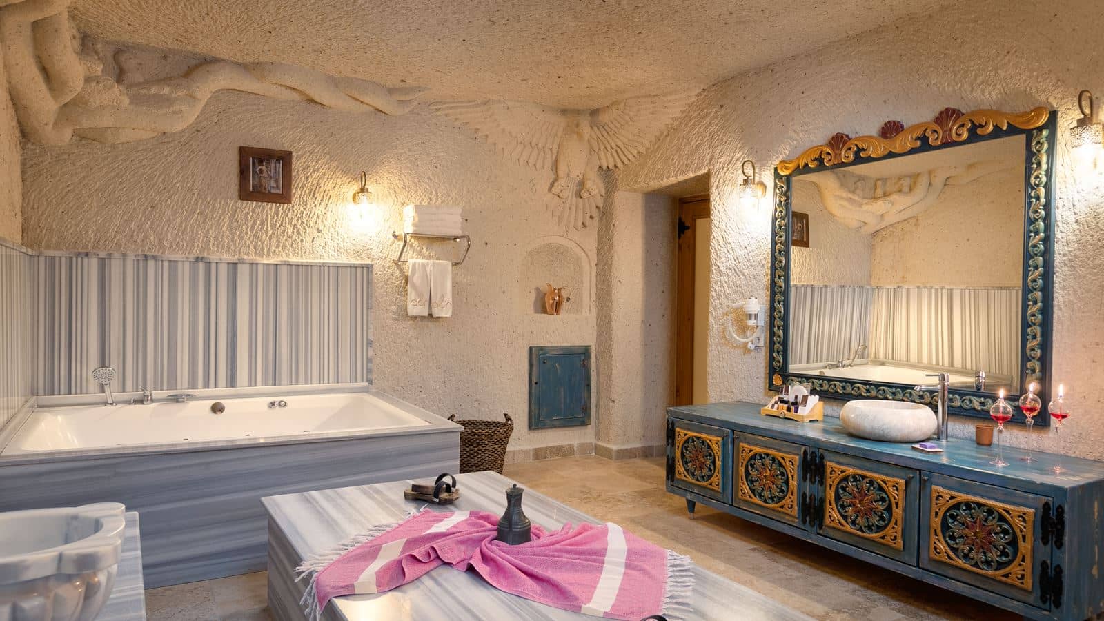 rooms-deluxe-king-suite
