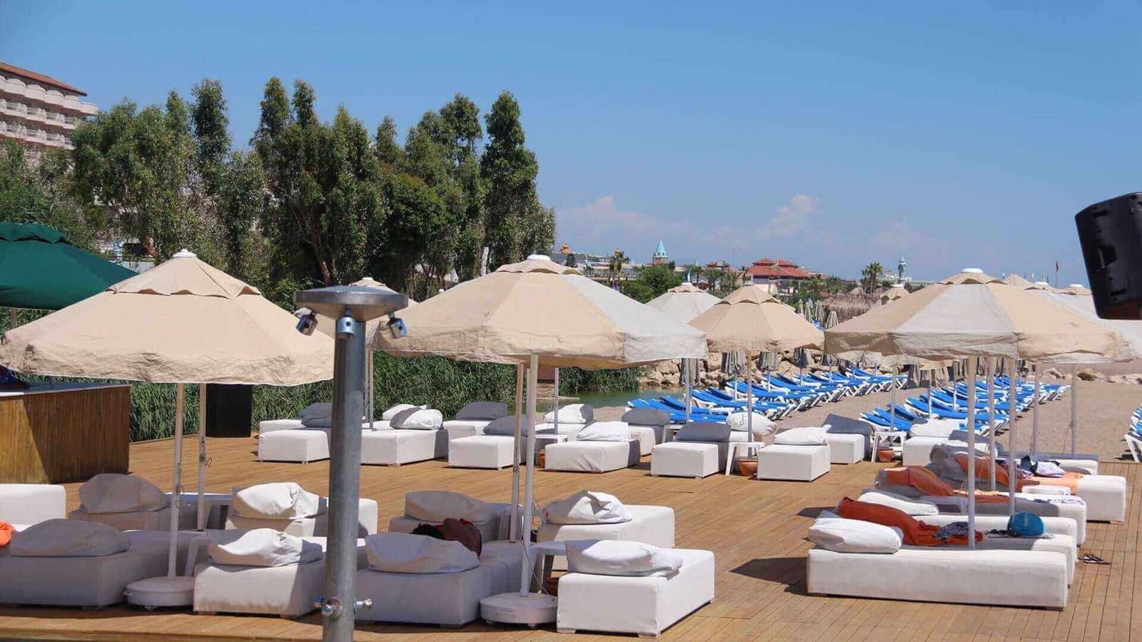 bars-sunrise-beach-club-bar