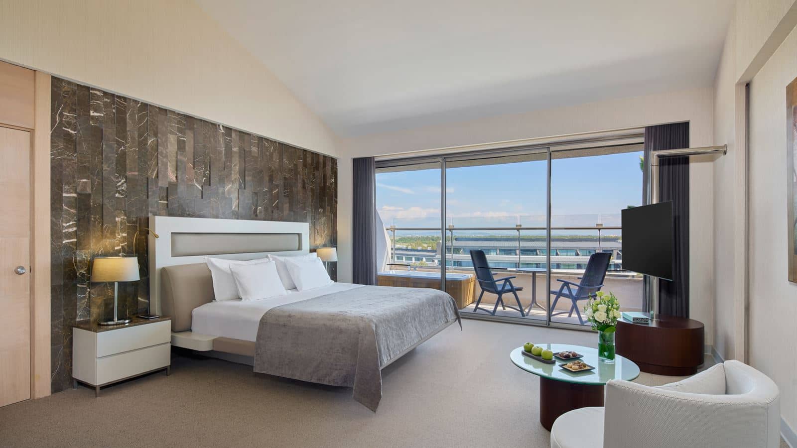 rooms-family-suite-roof-sea