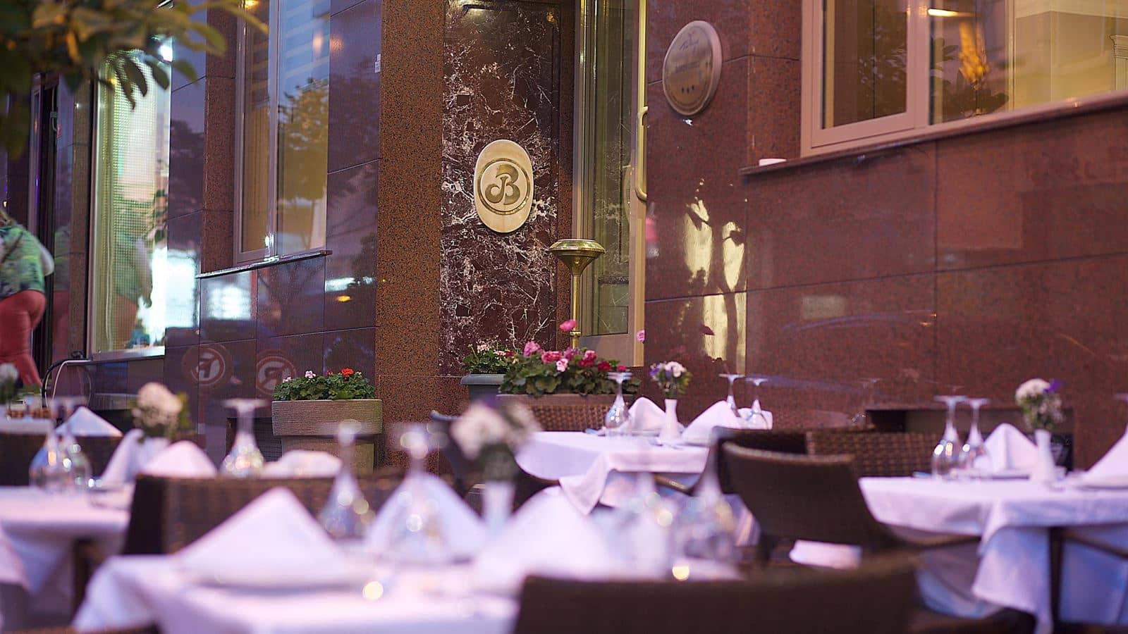 restaurants-restaurants