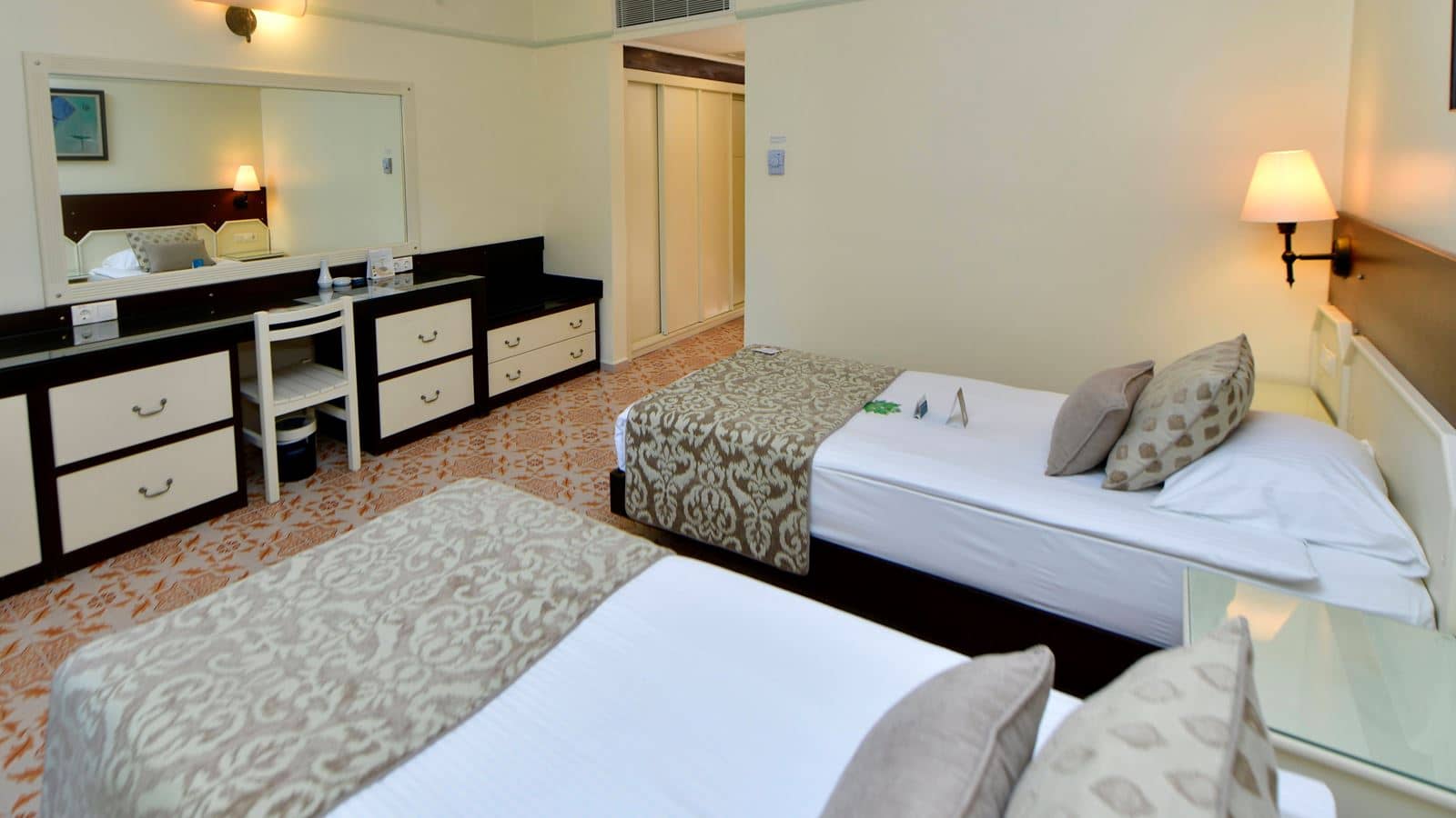 rooms-standard-room