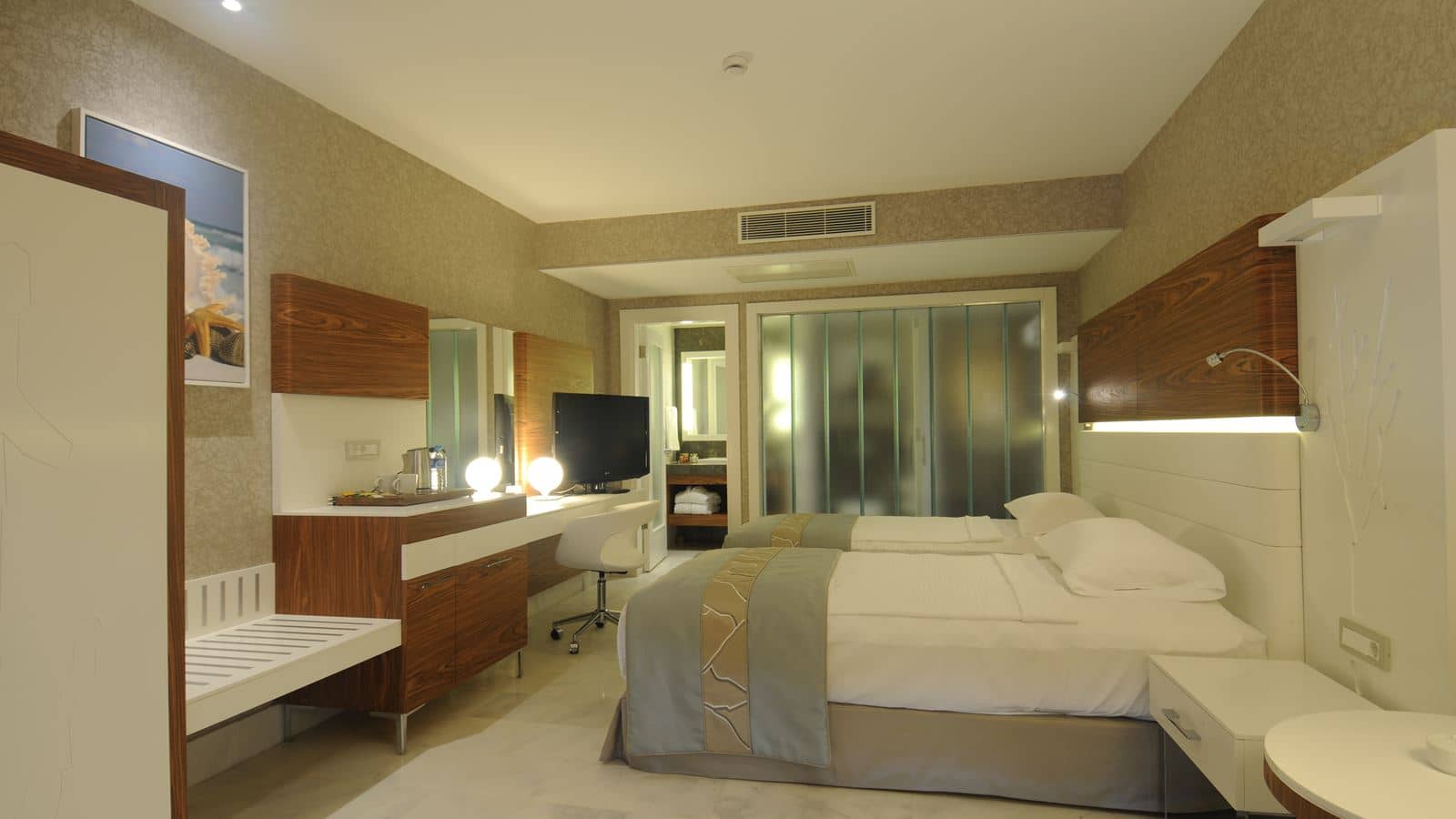 rooms-island-room-with-pool-+16