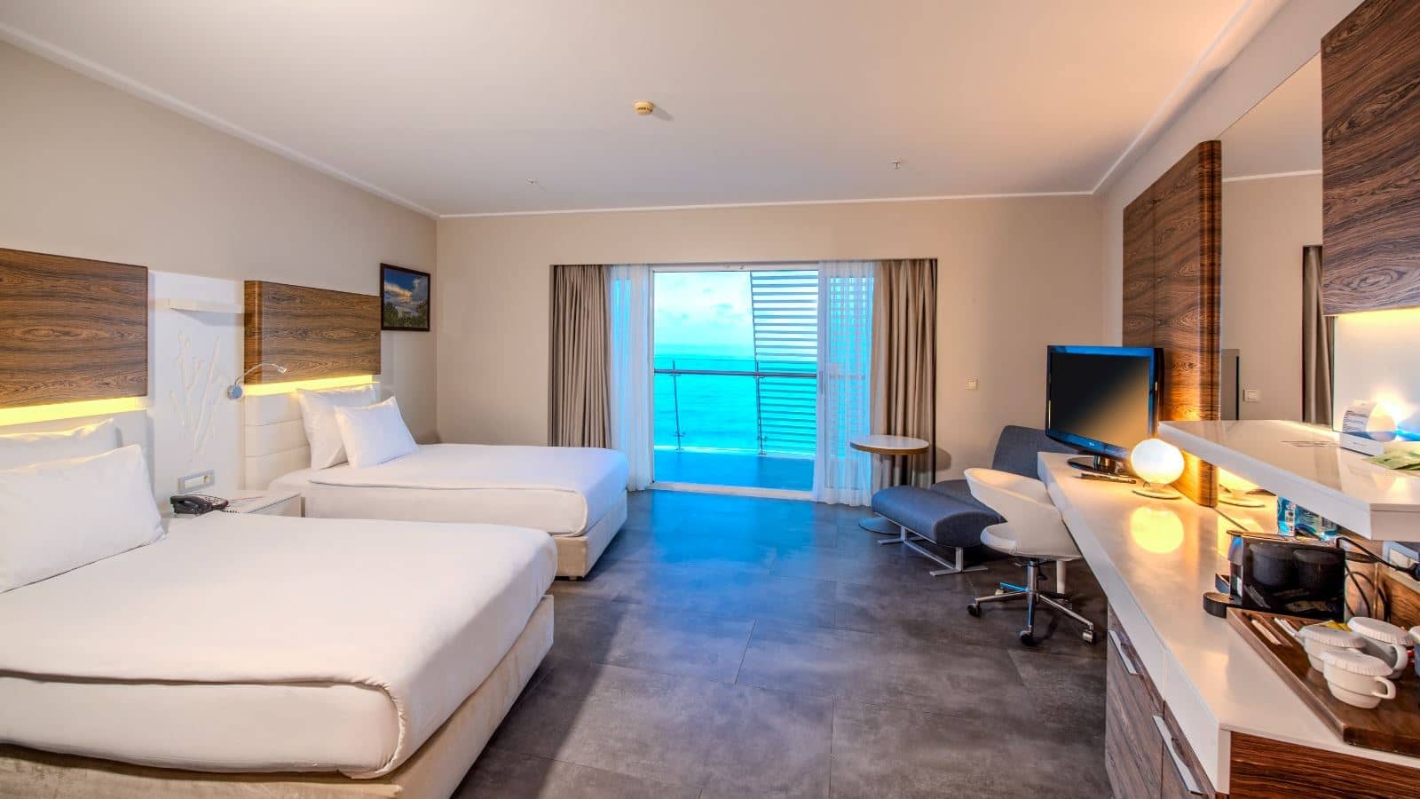 rooms-deluxe-room