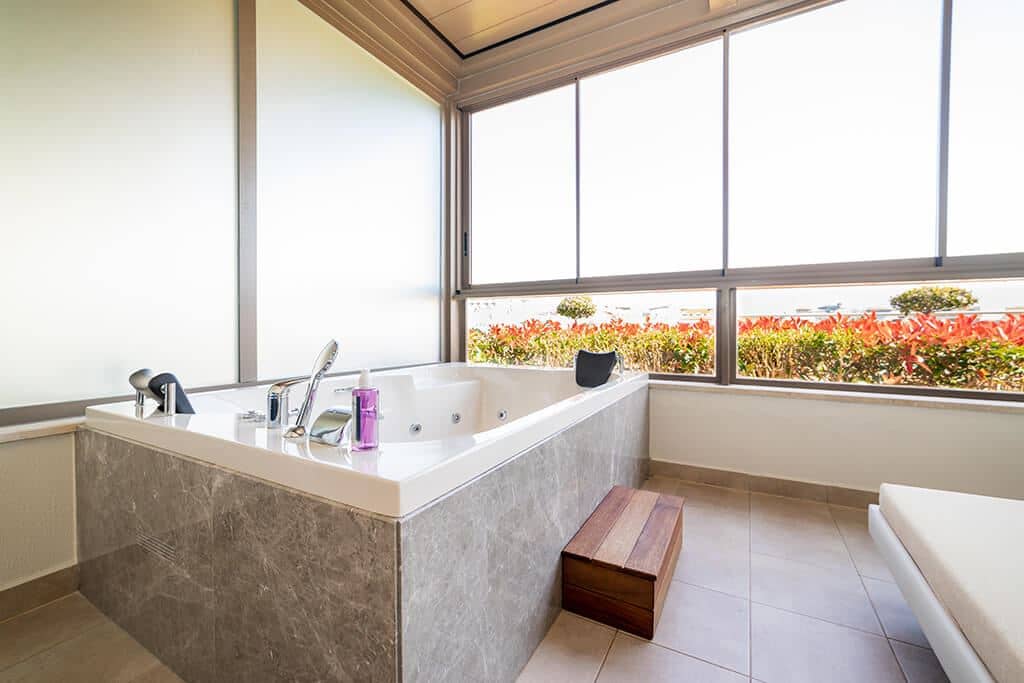 rooms-jacuzzi-comfort-room