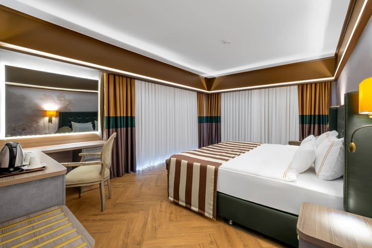 rooms-corner-suite-room