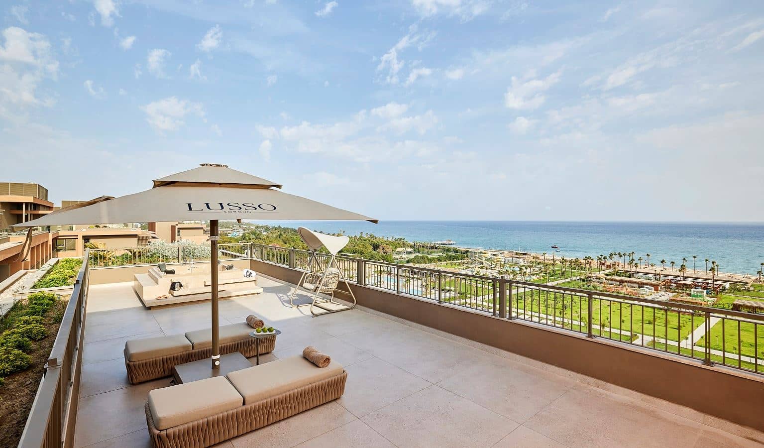 rooms-loft-penthouse-suite-room-sea-view