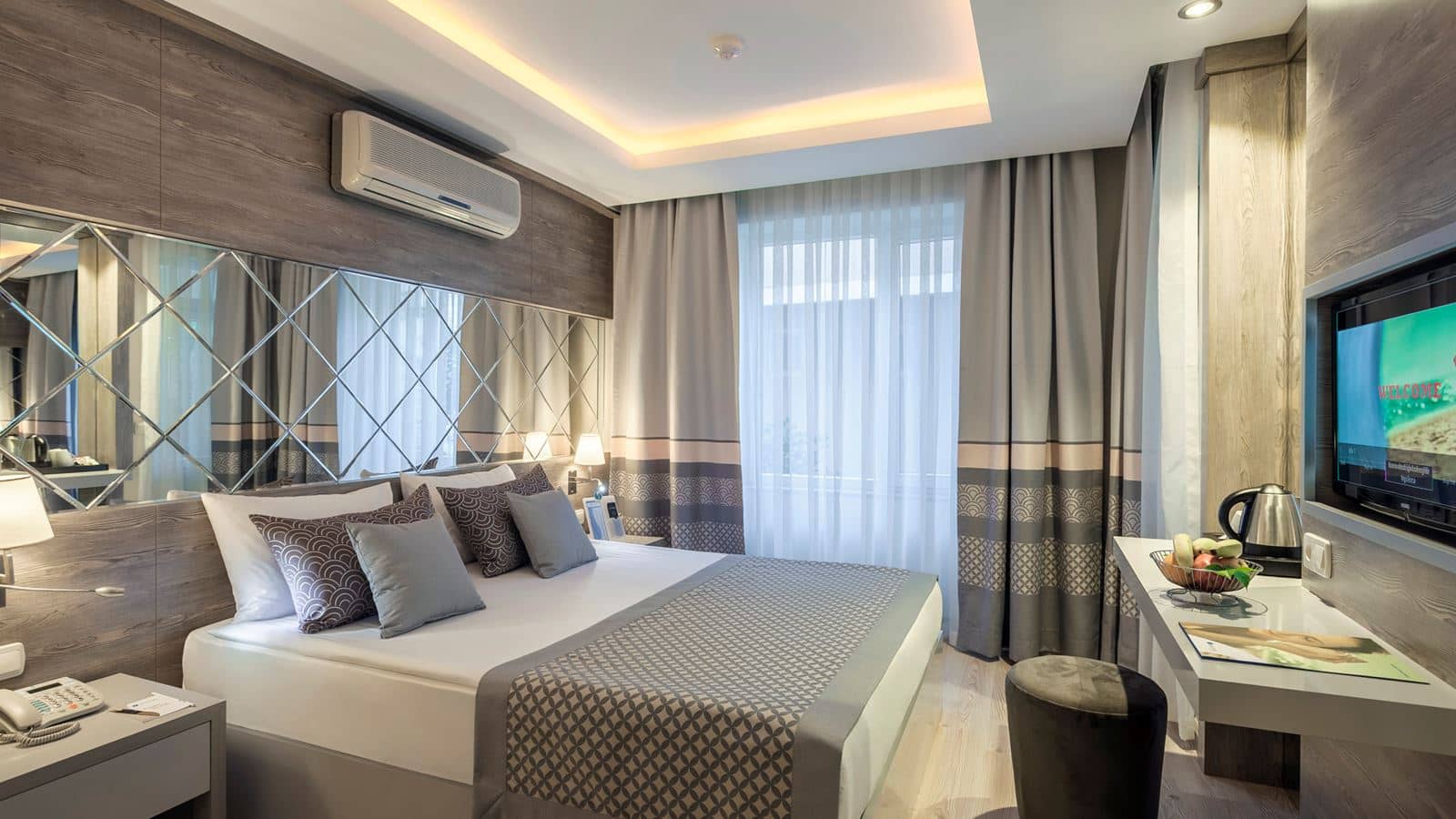 rooms-park-villa-family-room-2