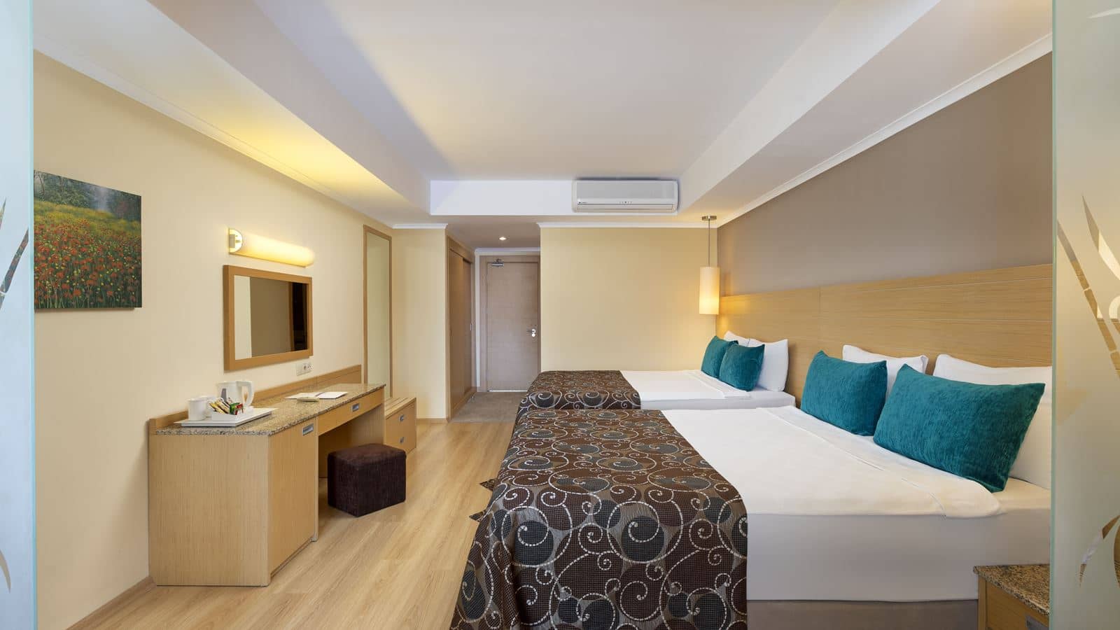 rooms-superior-room