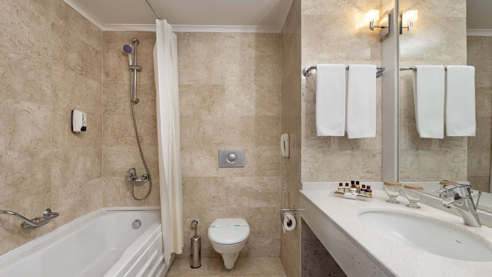 rooms-deluxe-room