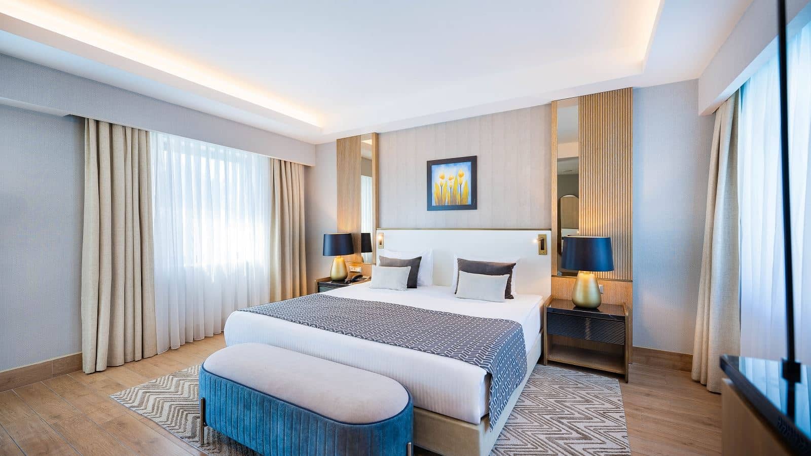 rooms-love-lake-suite