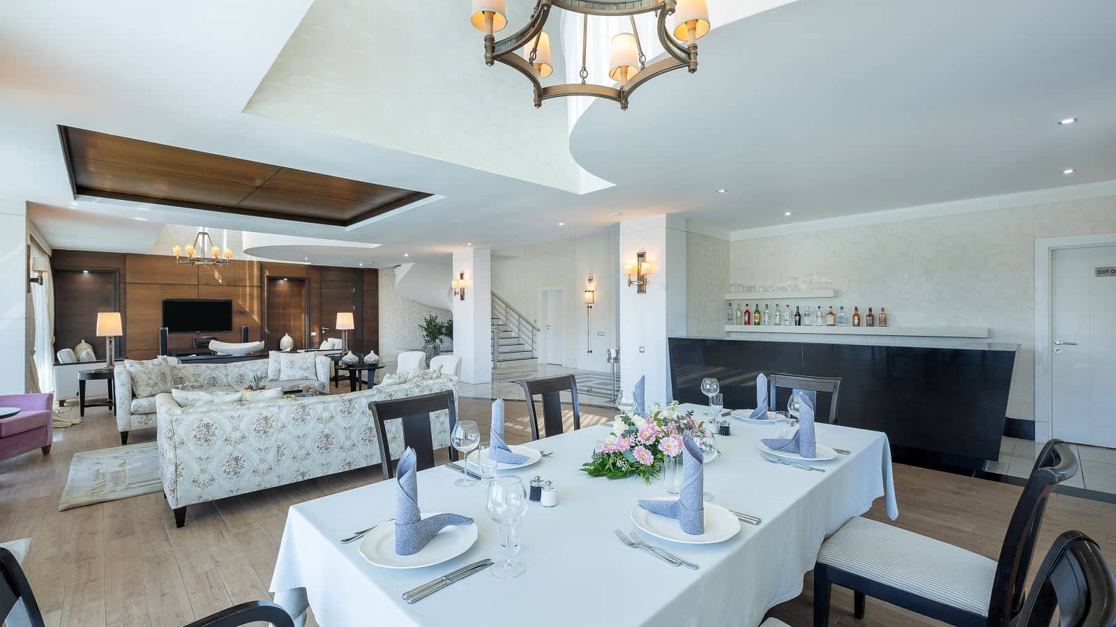 rooms-vip-villa