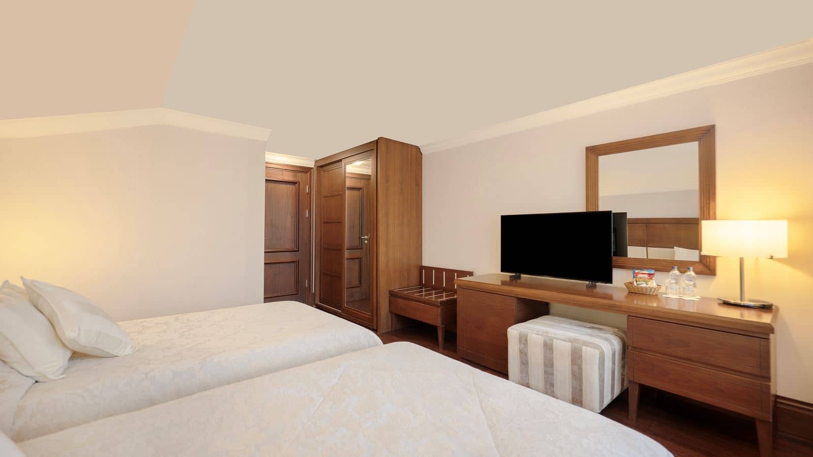 rooms-king-suite