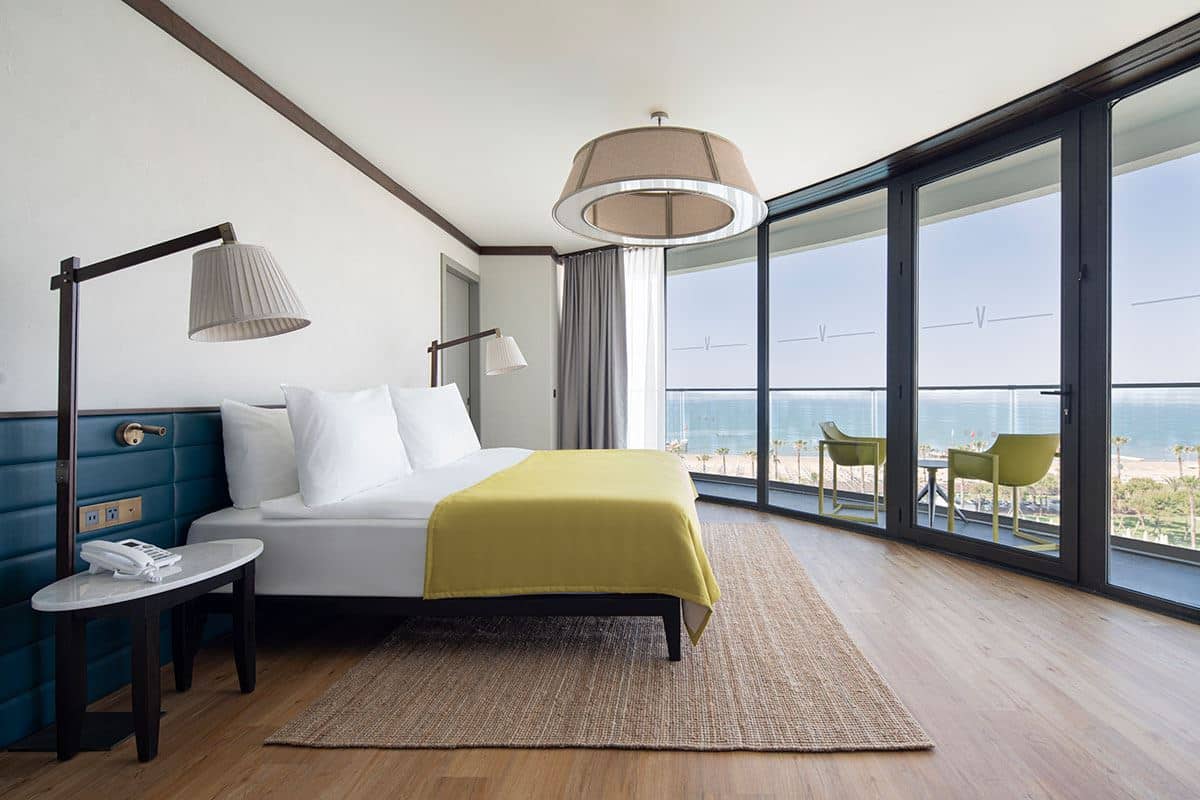 rooms-main-building-family-side-sea