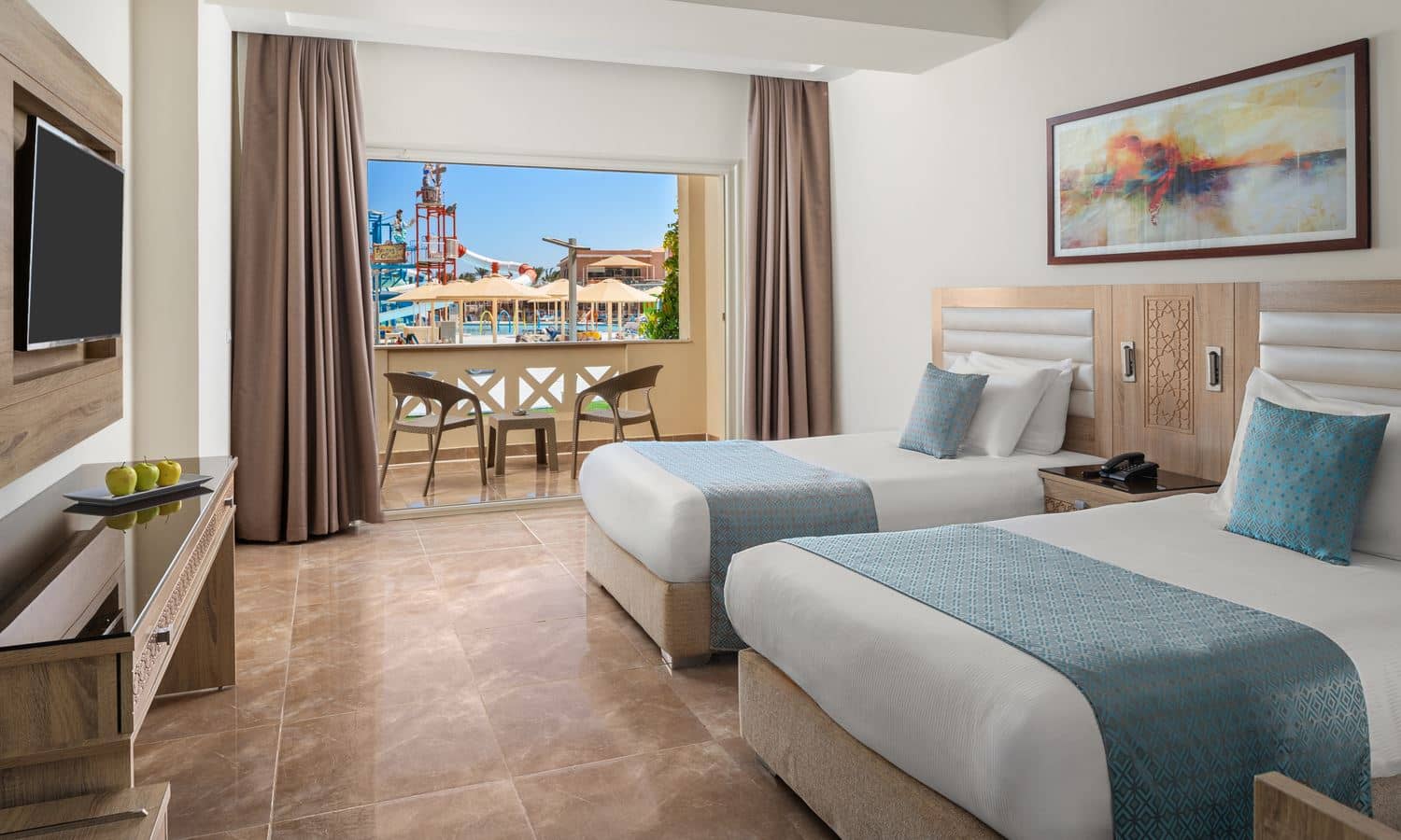 rooms-family-room-pool-view