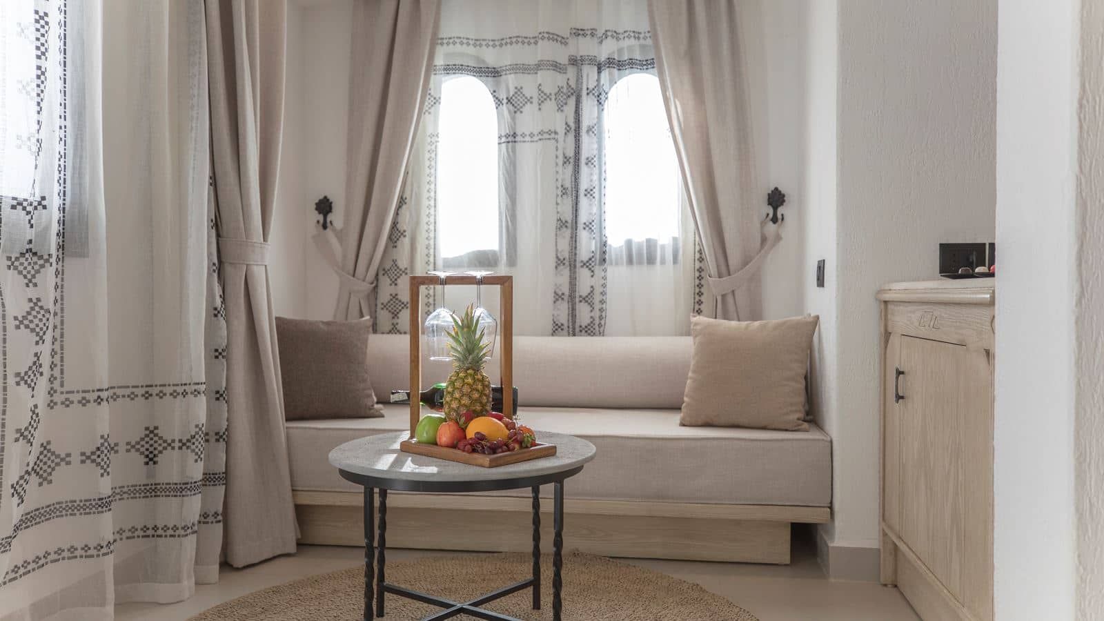 rooms-deluxe-room-garden-view
