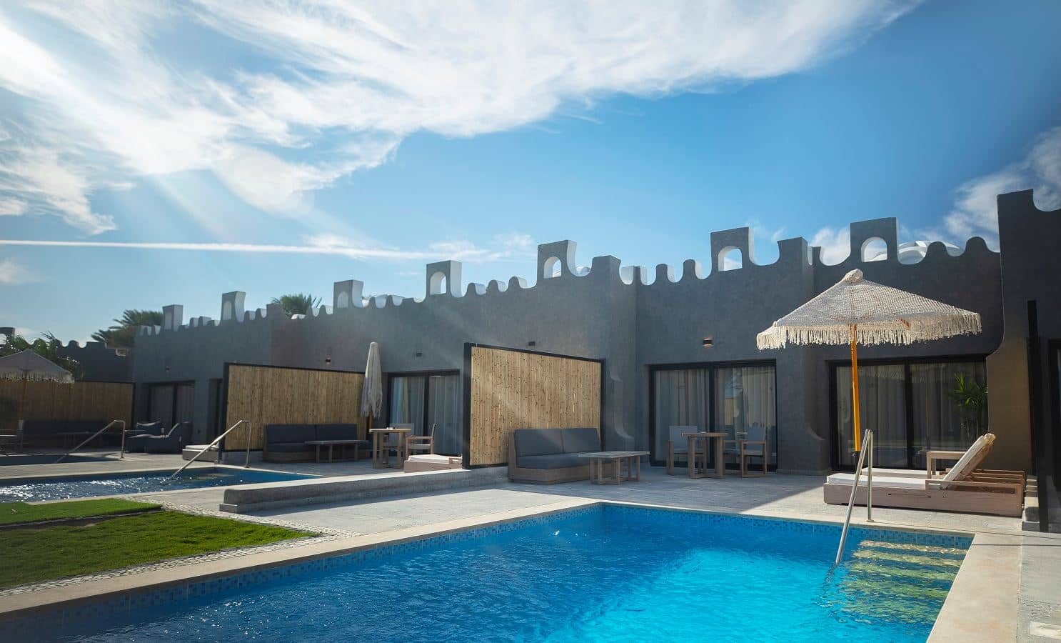 rooms-tucana-pool--jacuzzi-suite-partial-sea-view