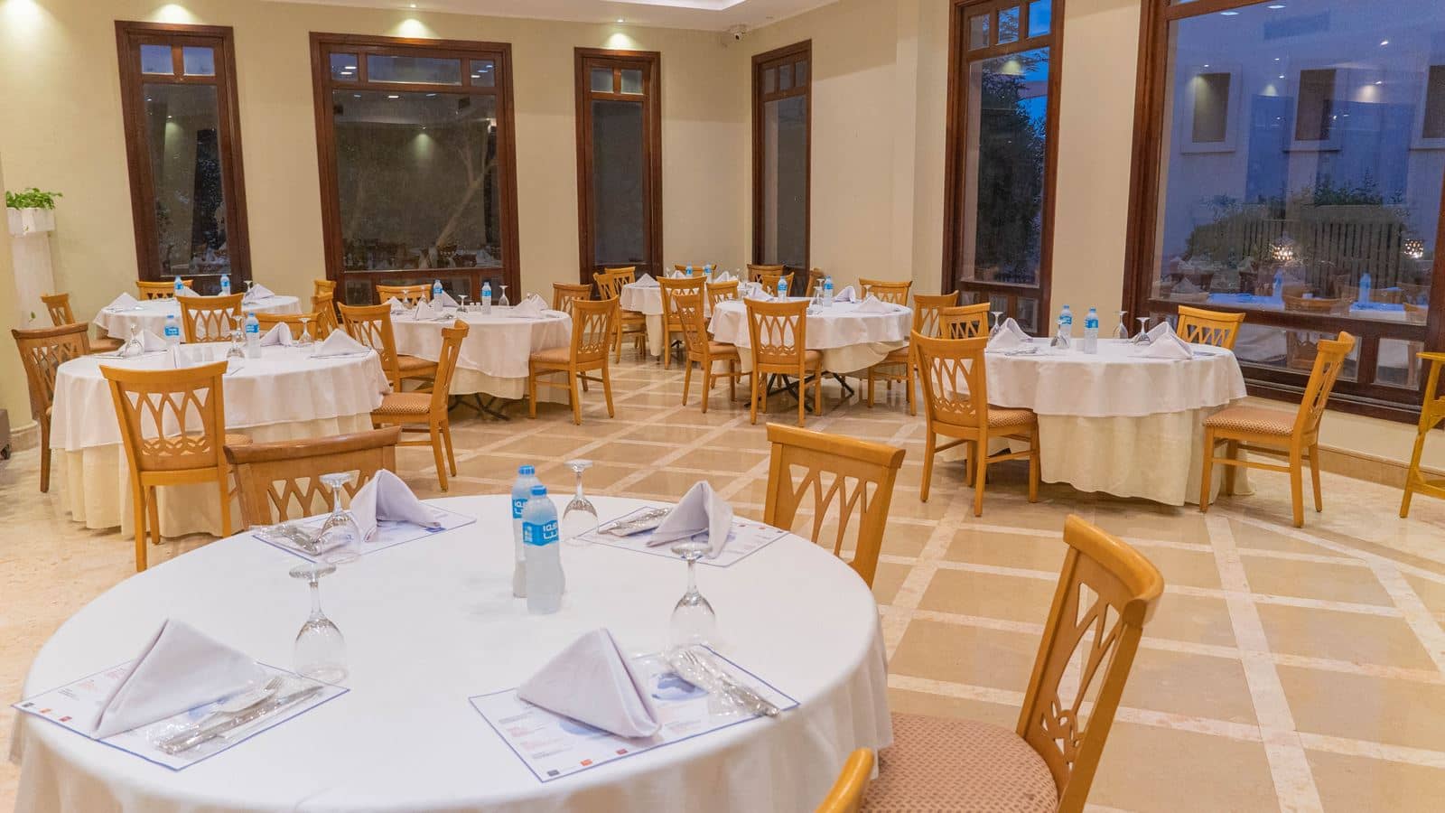 restaurants-restaurants
