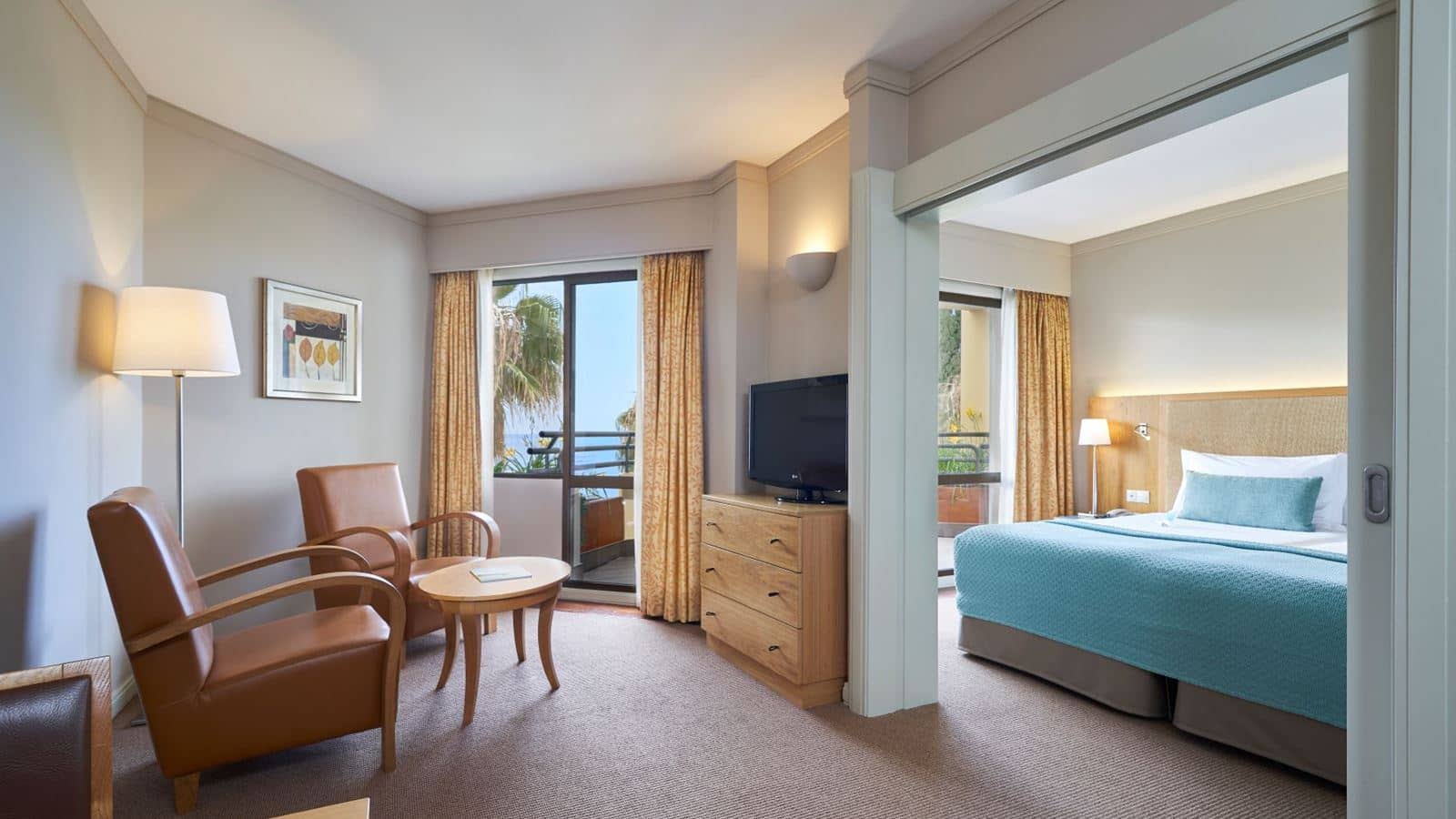rooms-junior-suite-balcony-or-terrace