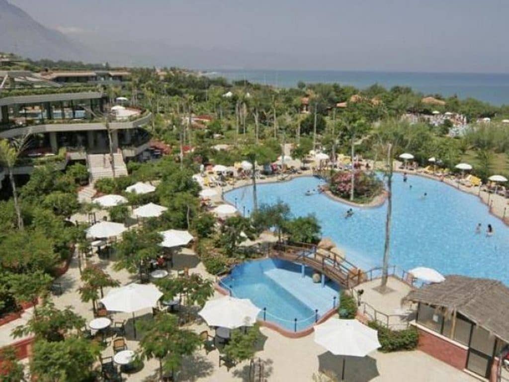pools-outdoor-pool
