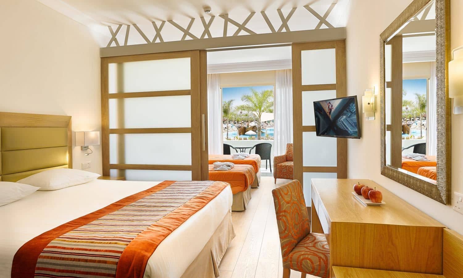 rooms-familysuite-gardenview-privategarden
