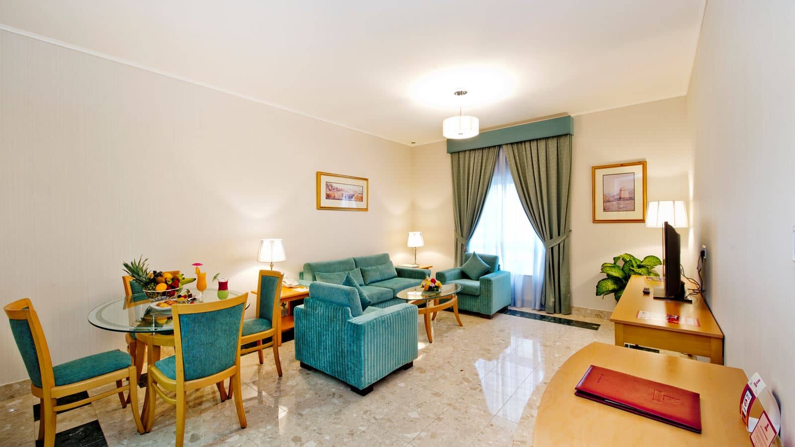 rooms-1-broom-deluxe-suite