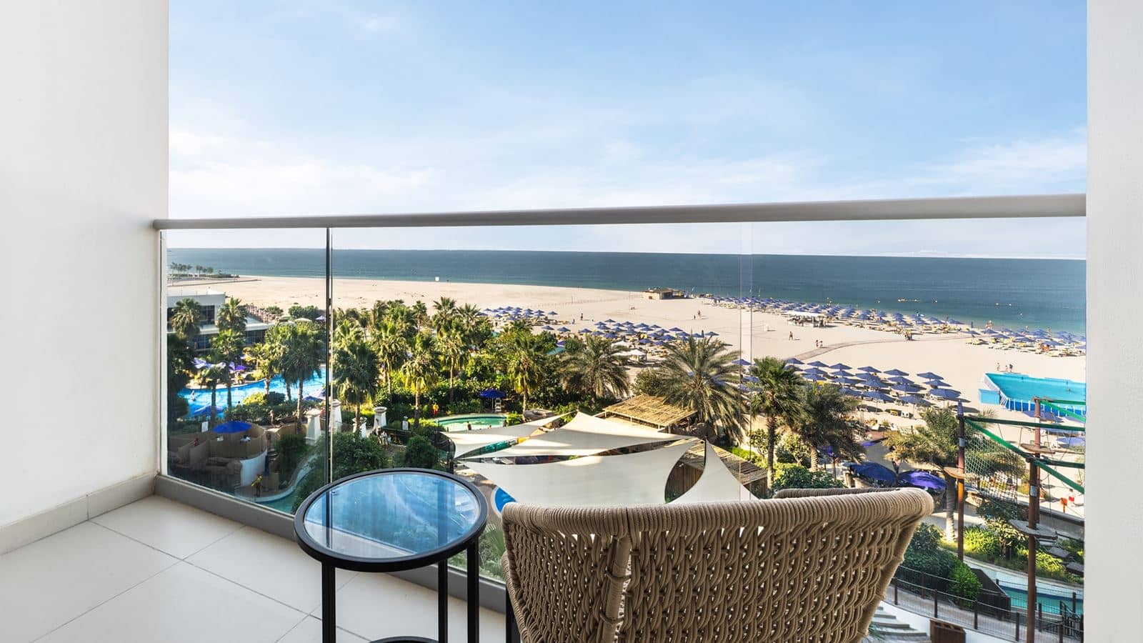 rooms-superior-room-sea-view-king