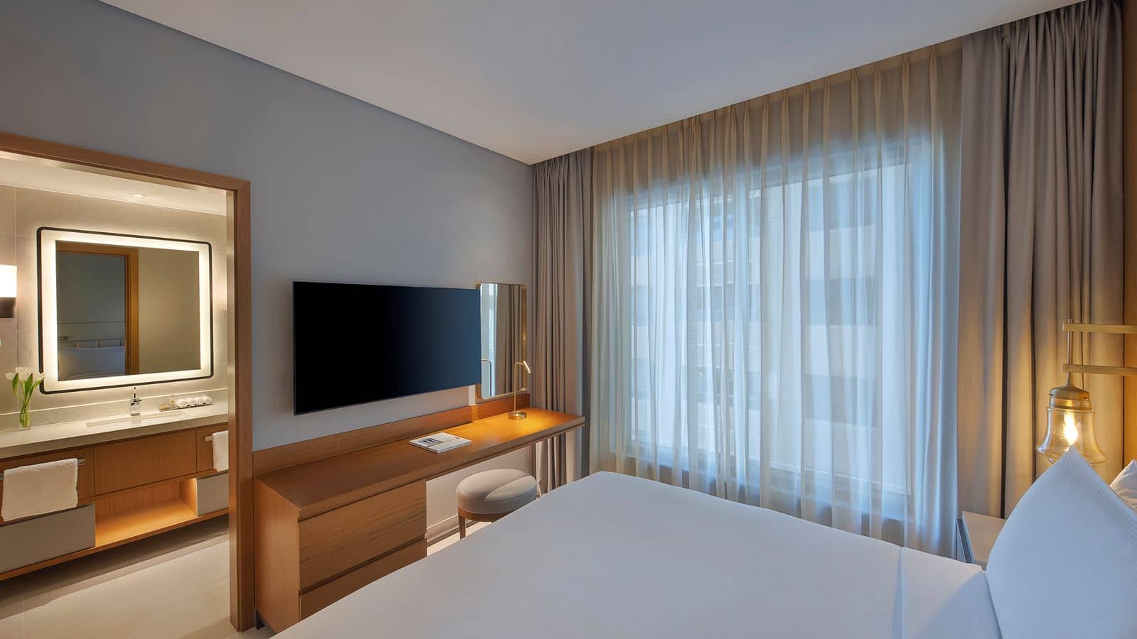 rooms-king-two-bedroom-corner-apartment