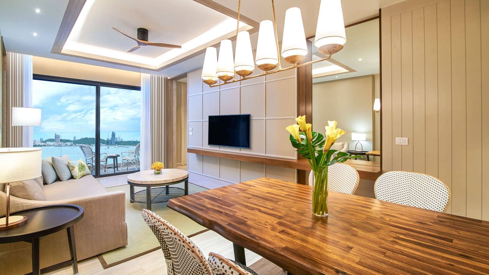 rooms-club-amari-suite