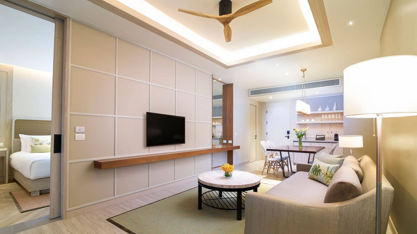 rooms-club-grand-amari-suite