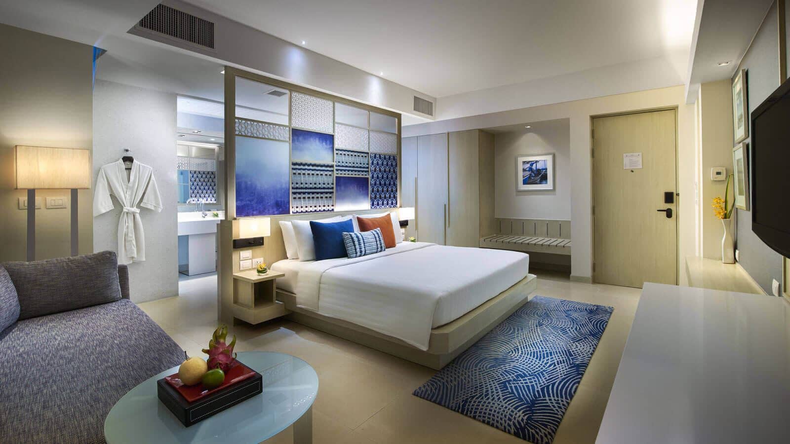 rooms-deluxe-pool-view