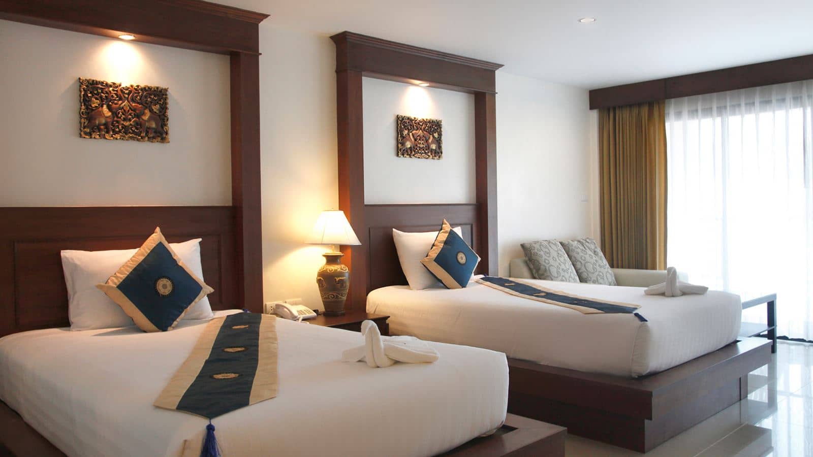 rooms-deluxe-room