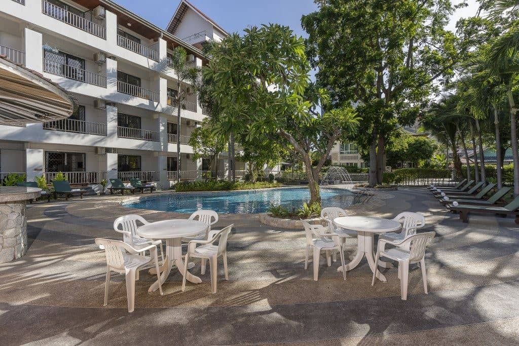 pools-outdoor-pool