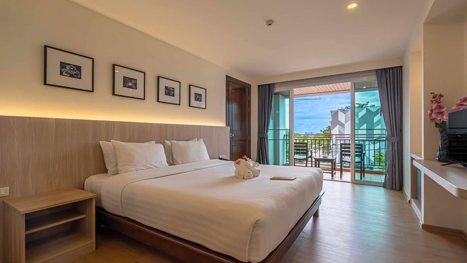 rooms-superior-room