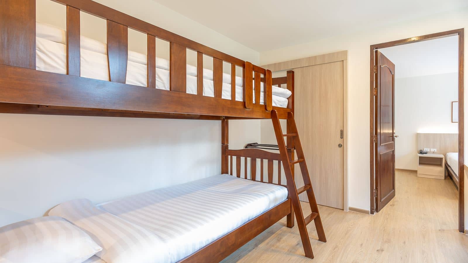rooms-family-room