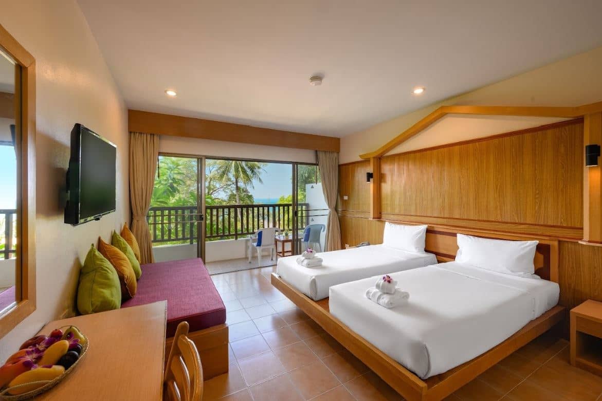 rooms-premium-room-pool-view