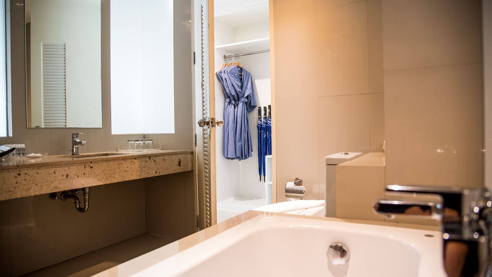 rooms-view-pent-quad-bed