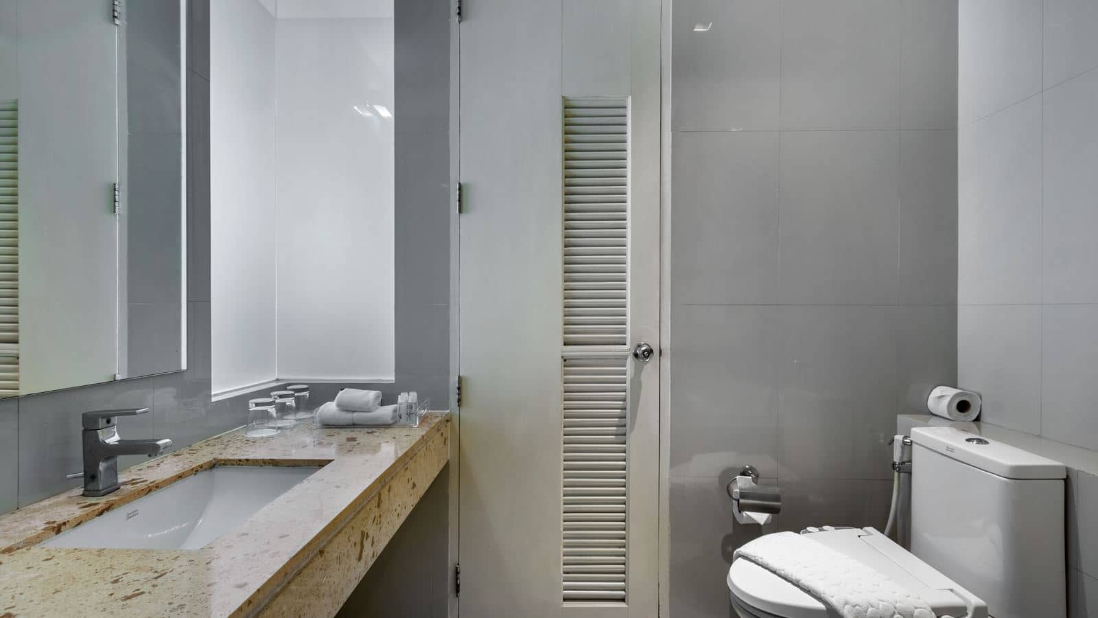 rooms-view-pent-triple-bed