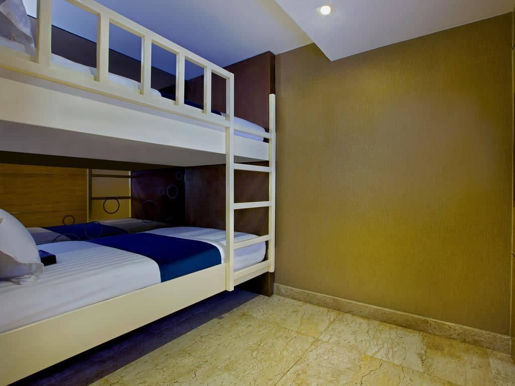 rooms-family-suite-ocean-vista