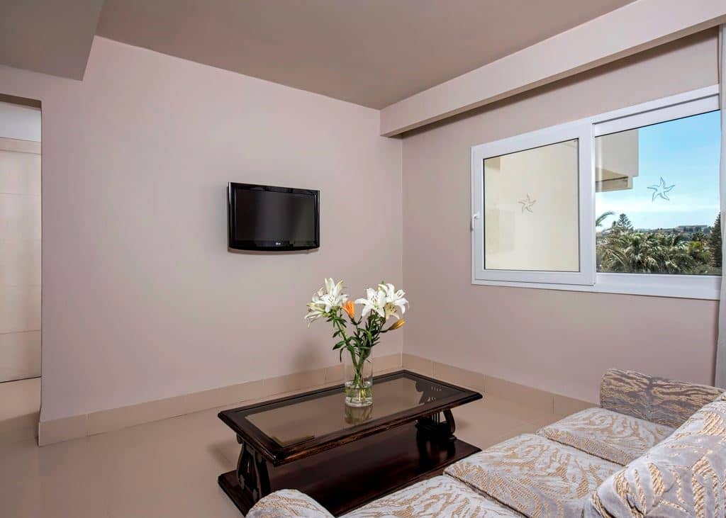 rooms-juniorsuite-garden-view