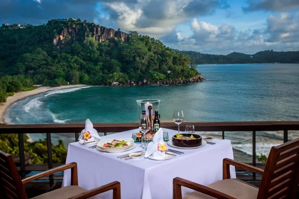 restaurants-breakfast-on-the-villa