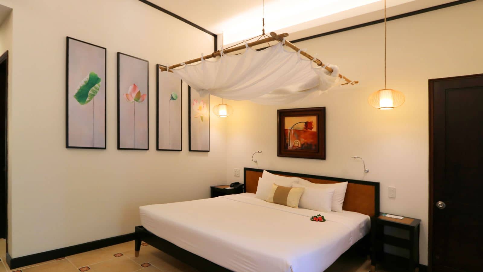 rooms-indochine-deluxe-garden-view-with-balcony